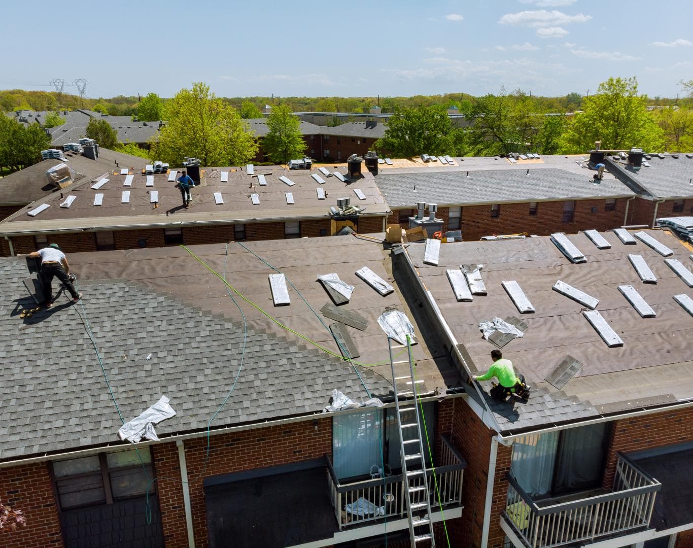 Roof installation crew in Grand Island, Nebraska