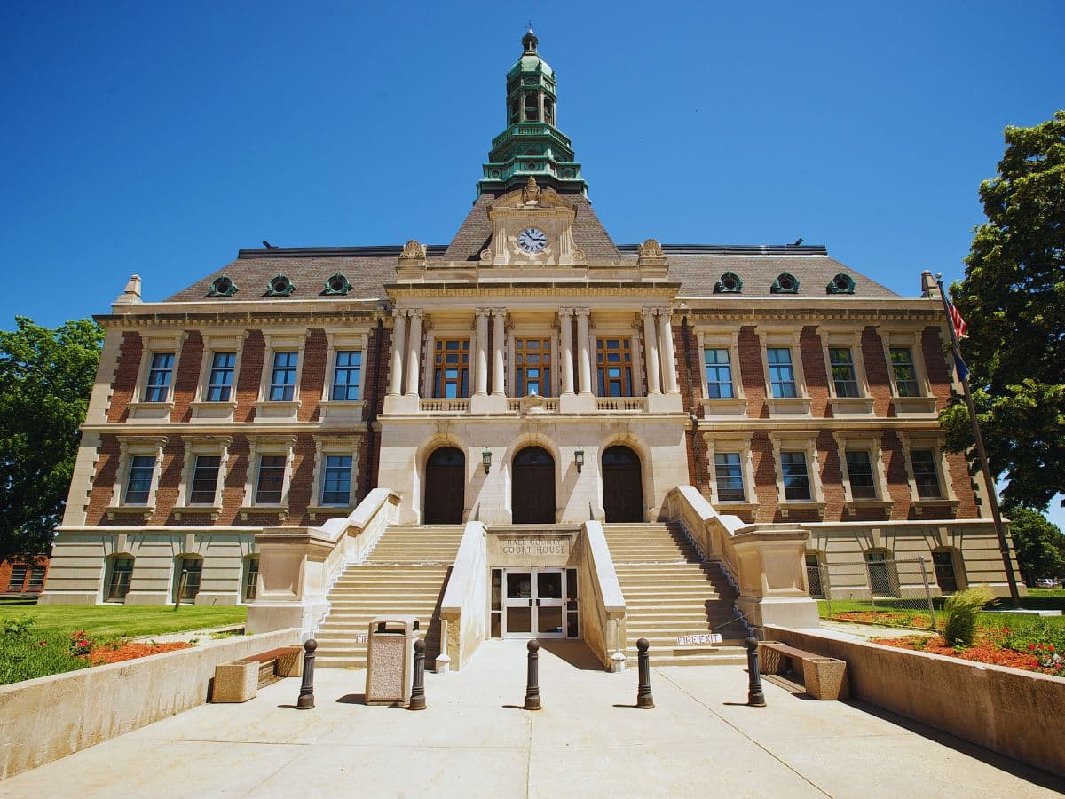 Facade of the Hall County Courthouse, Grand Island, NE